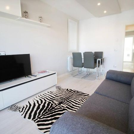 Family Deluxe Apartment Beach Castelldefels Ngoại thất bức ảnh
