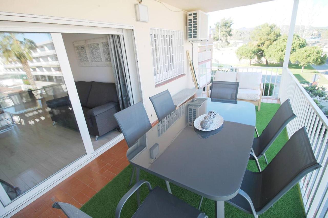 Family Deluxe Apartment Beach Castelldefels Ngoại thất bức ảnh