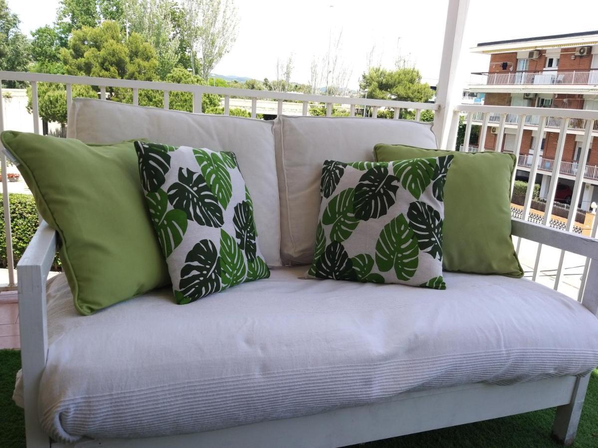 Family Deluxe Apartment Beach Castelldefels Ngoại thất bức ảnh